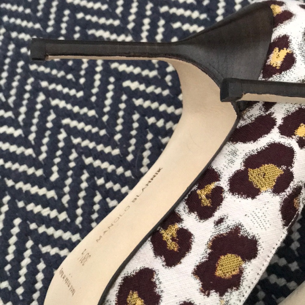 Manolo Blahnik leopard pump - Size 38.5 new in box - Picture 4 of 8